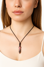 Sertifikalı Rodonit Doğal Taş Kolye Ucu – 3 cm