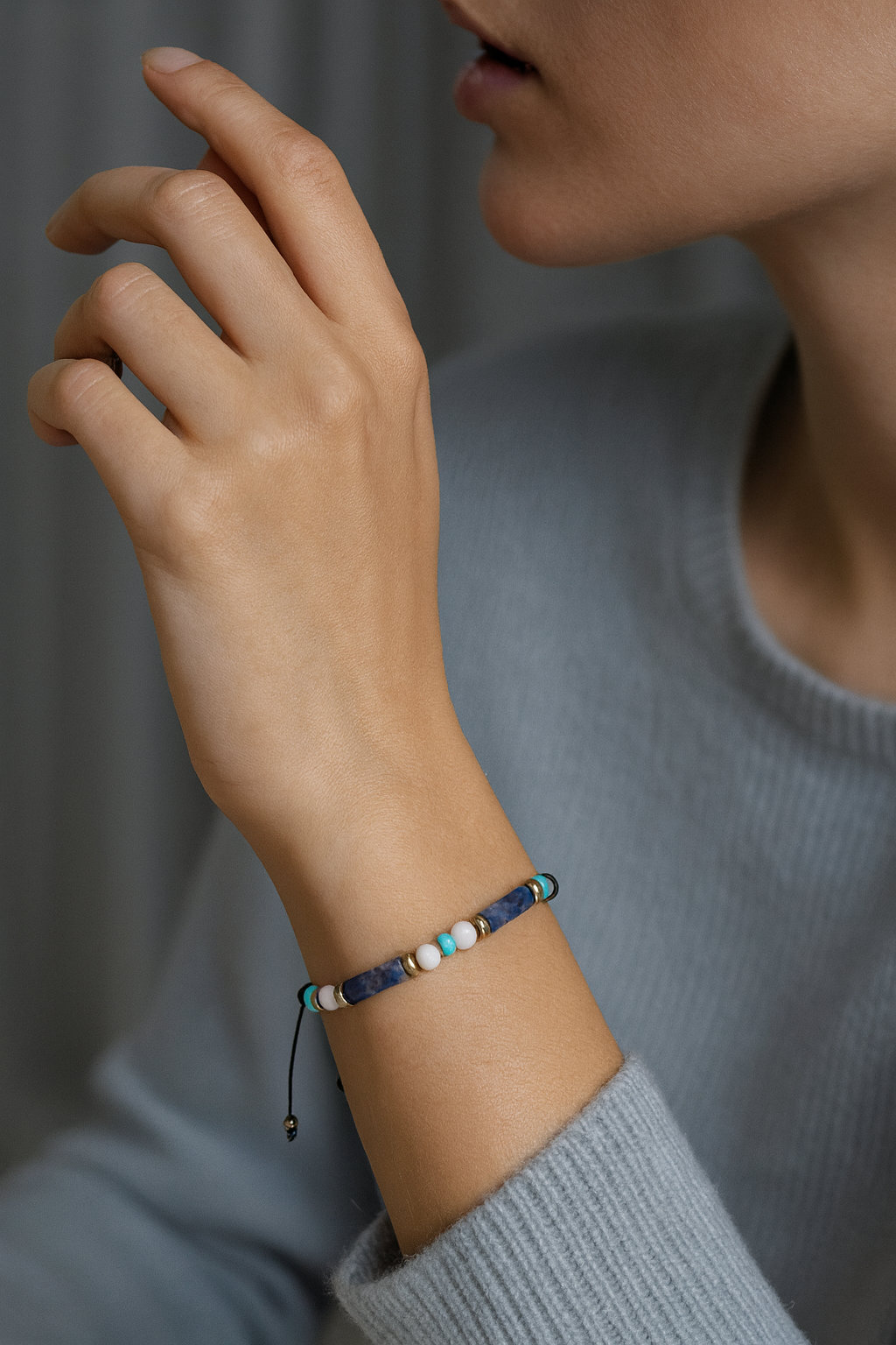Sertifikalı Turkuaz, Sodalit, Havlit & Hematit Doğal Taş Makrome Örme Ayarlanabilir Bileklik | Pirtash | Özel Üretim