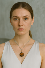 Sertifikalı Kaplan Gözü Doğal Taş Hekzagonal Kesim Kolye