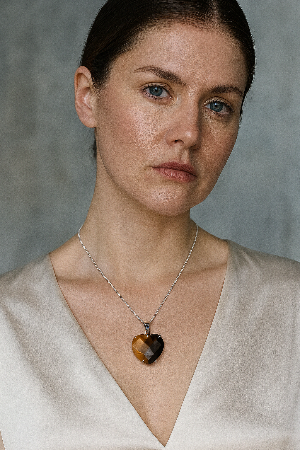 Sertifikalı Kaplan Gözü Doğal Taş Gümüş Renkli Kolye