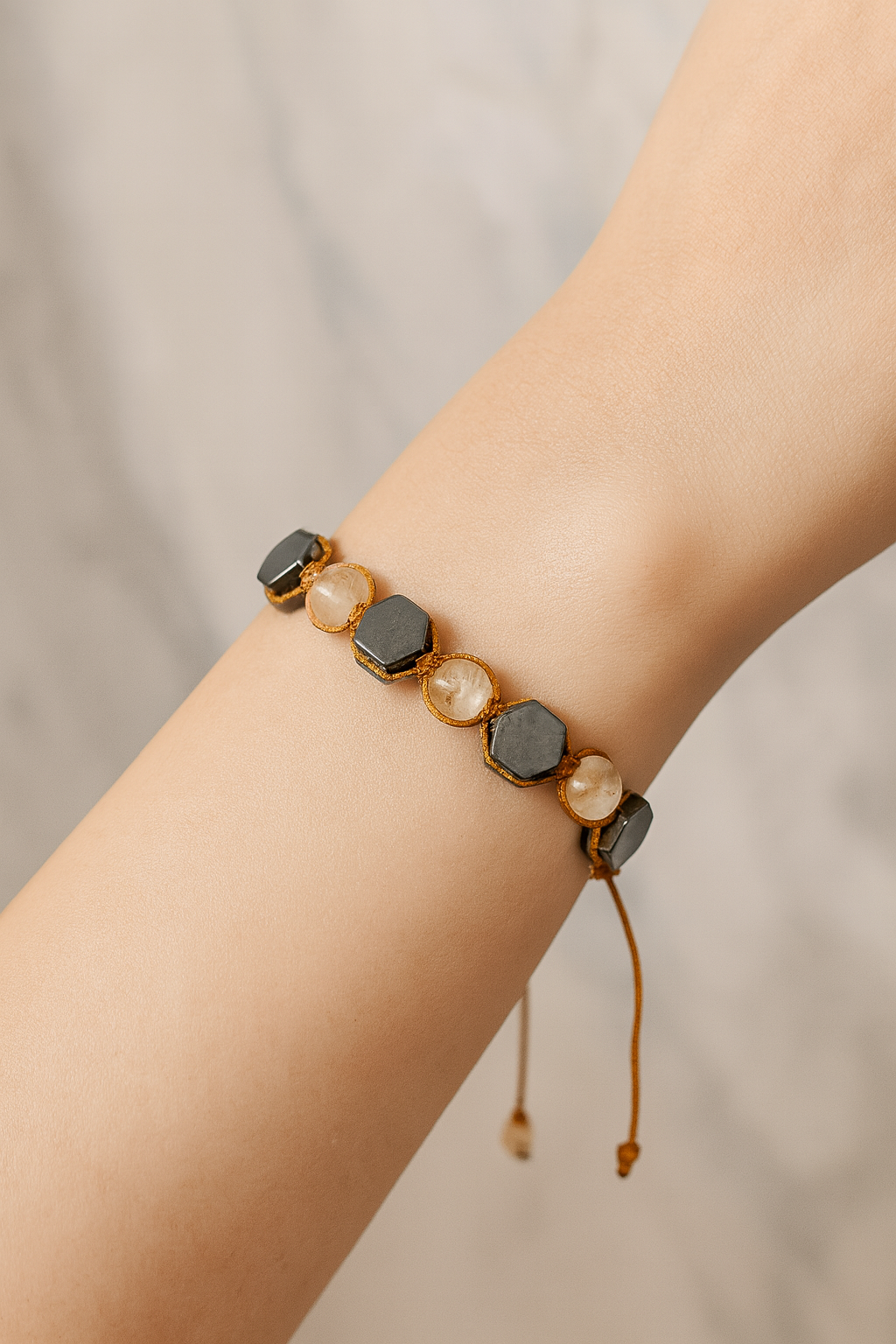 Sitrin & Hematit Doğal Taş Makrome Bileklik – Pirtash