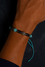 Amazonit ve Hematit Doğal Taş Makrome Bileklik – Ayarlanabilir El Yapımı Tasarım
