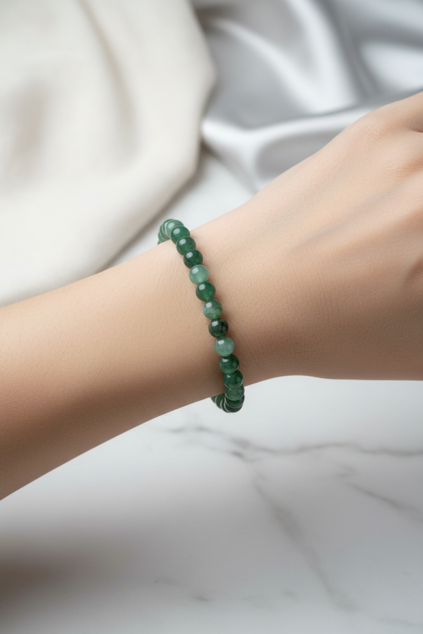 Zümrüt Doğal Taş Bileklik – 6 mm Misinalı, Unisex Tasarım