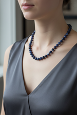 Dumortierit Doğal Taş Kolye – 8 mm Düğümlü, Unisex Tasarım