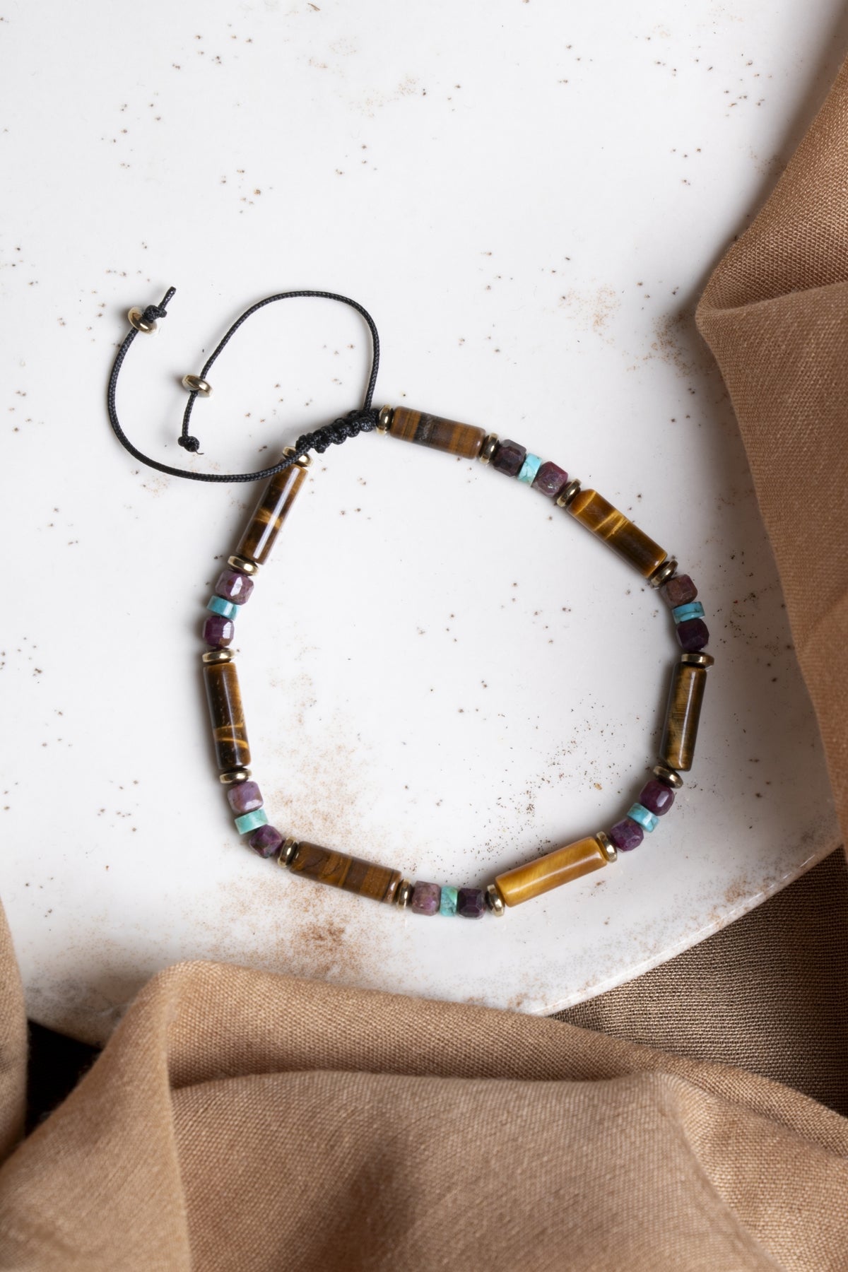 Sertifikalı Yakut, Kaplan Gözü & Hematit Doğal Taş Makrome Örme Ayarlanabilir Bileklik | Pirtash | Özel Üretim