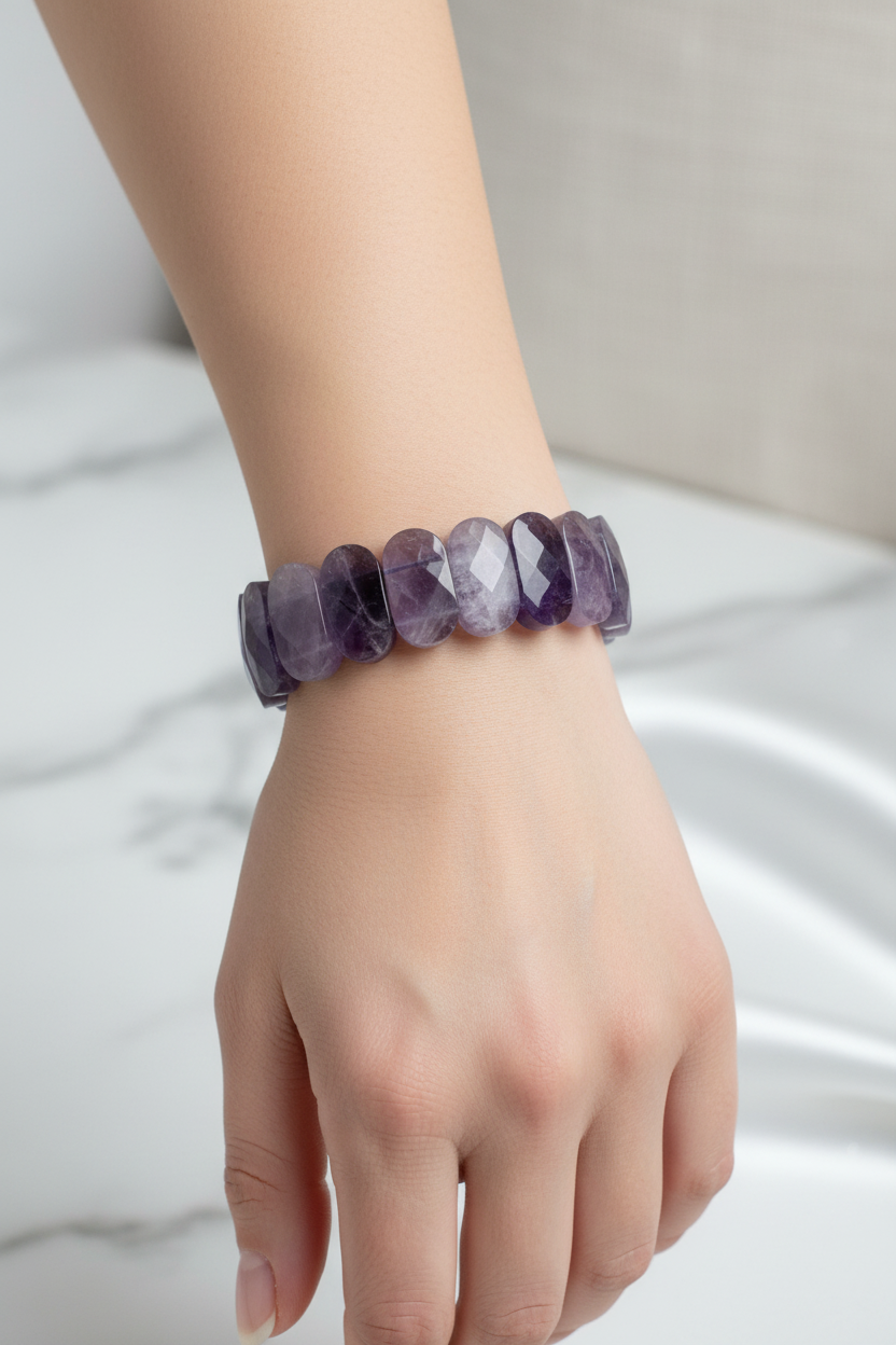 Ametist Doğal Taş Geniş Kesim Bileklik – Zarif & Modern Tasarım