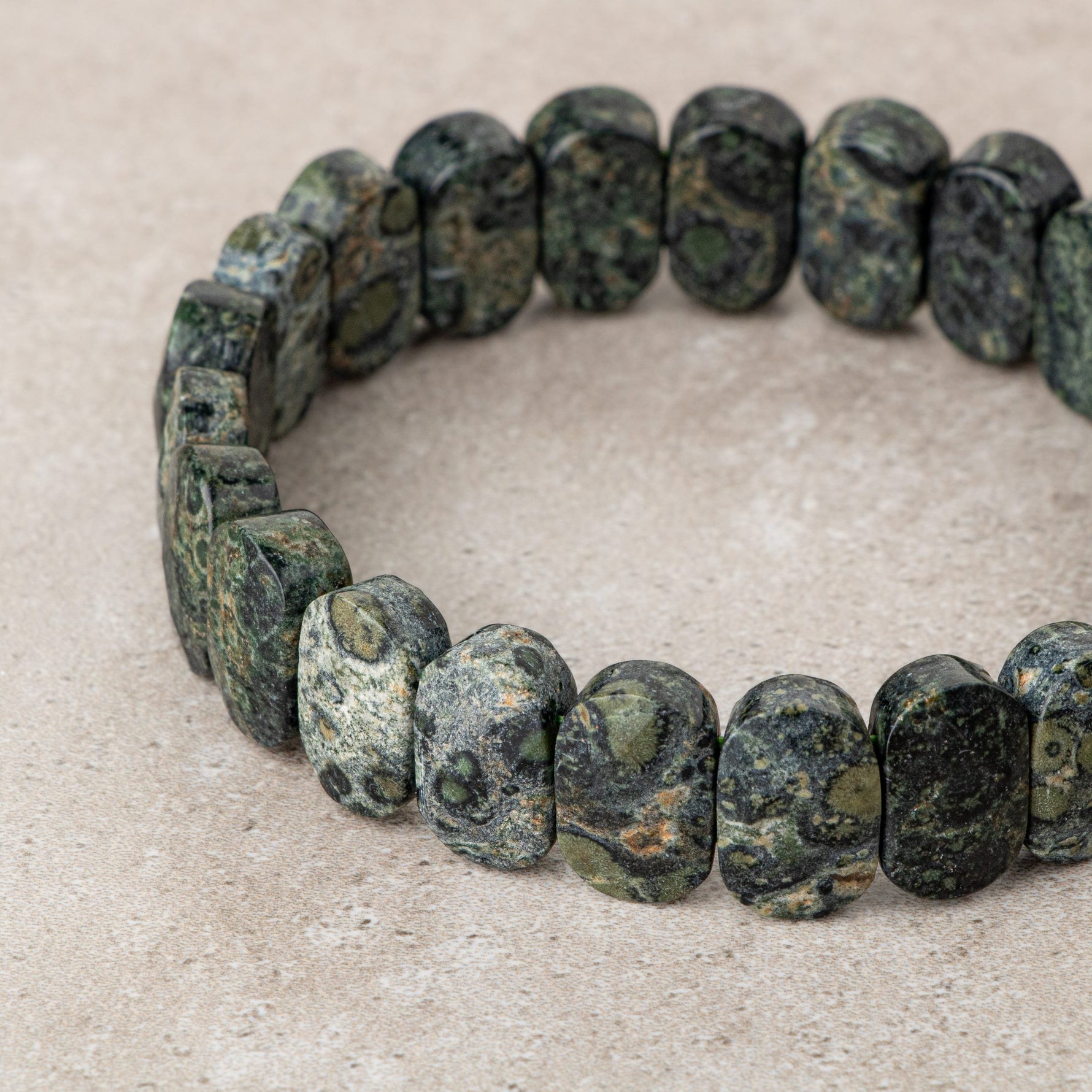 Yeşil Jasper Doğal Taş Geniş Kesim Bileklik