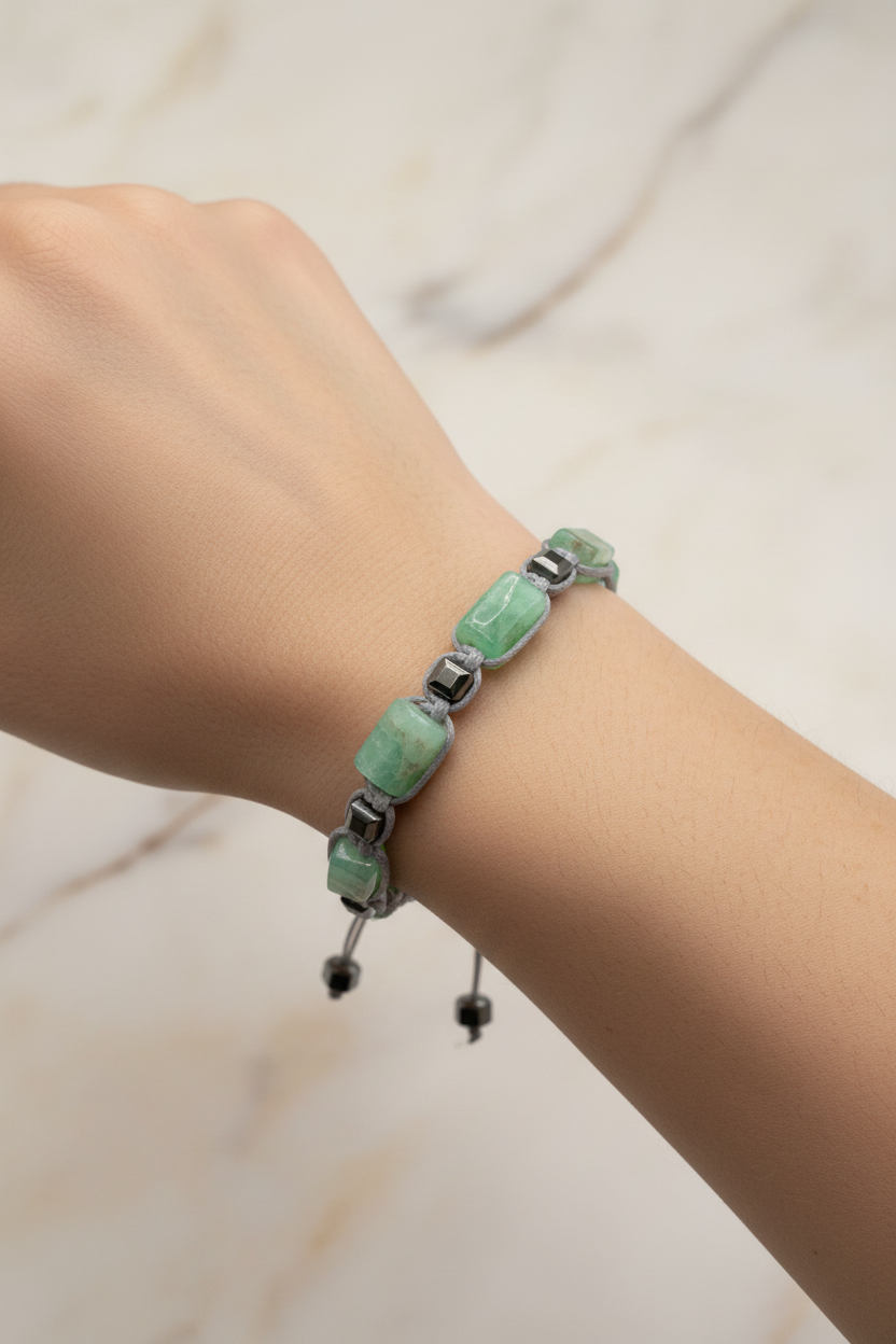 Krizopras ve Hematit Doğal Taş Bileklik – İpli Köşeli Makrome Model, Unisex Tasarım