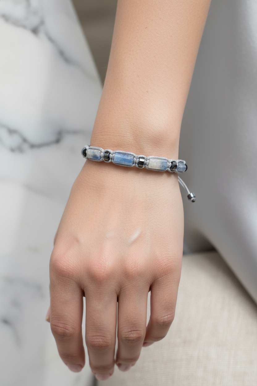 Kiyanit ve Hematit Doğal Taş Bileklik – İpli Köşeli Makrome Model, Unisex Tasarım