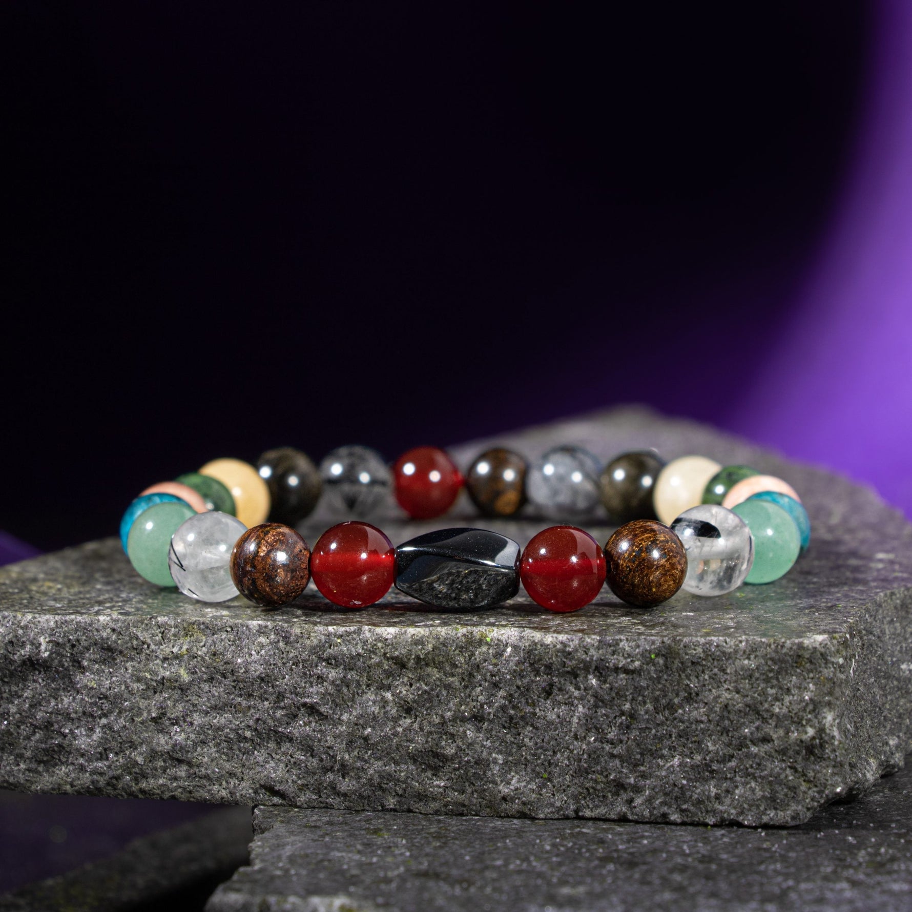 Boğa Burcu Bileklik Bronzit, Golden Obsidyen, Güneş Taşı, Kalsit, Kristal Kuvars, Krizokol, Mavi Apatit, Rutilli Kuvars, Yeşil Aventurin, Yeşim