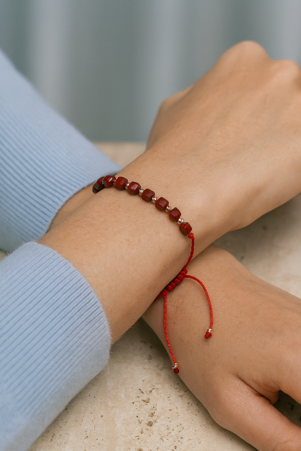 Sertifikalı Red Jasper Doğal Taş Makrome Örme Bileklik – Fasetli Küp Kesim | Pirtash | Özel Üretim
