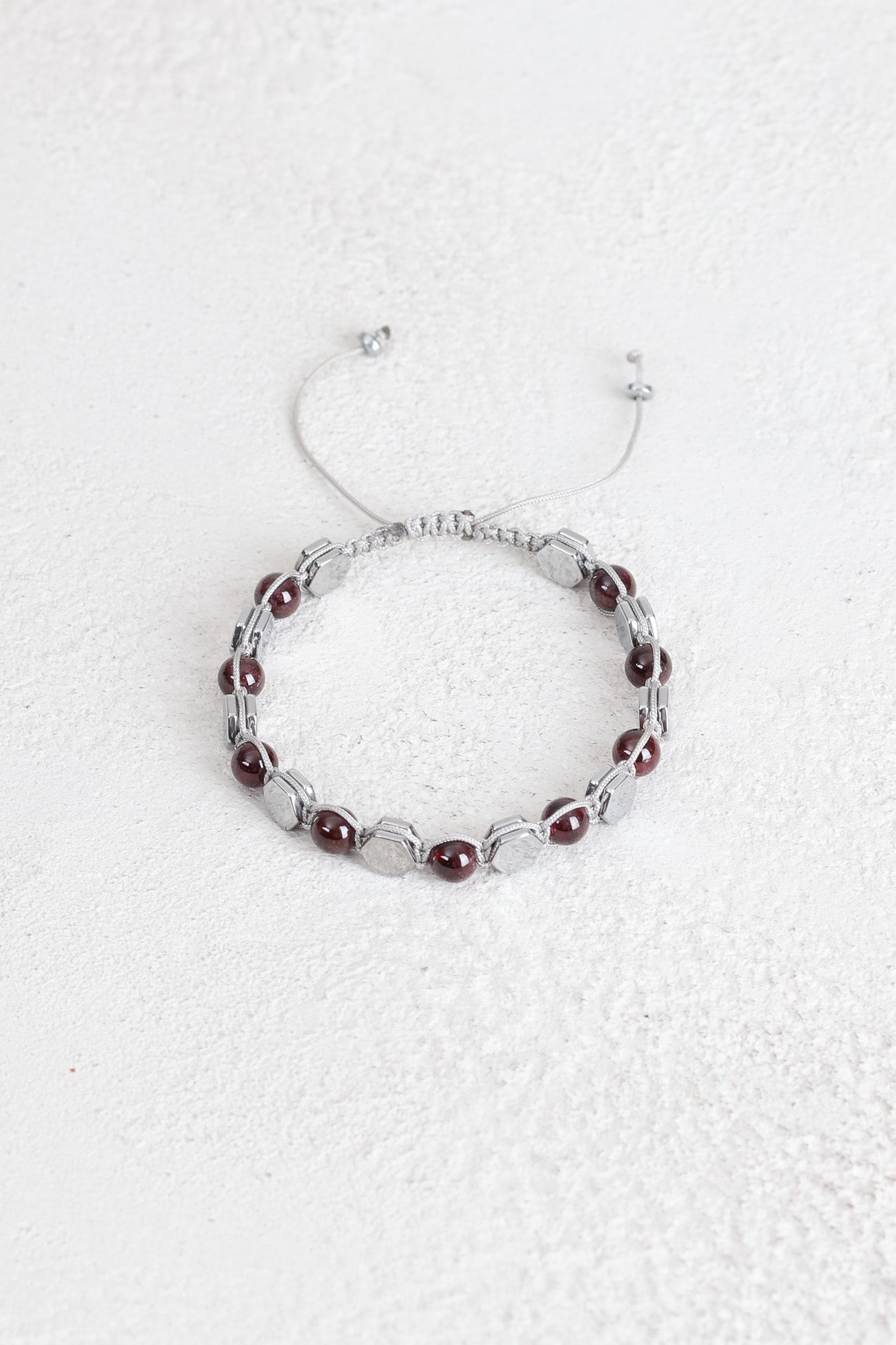 Garnet & Hematit Doğal Taş Makrome Bileklik – Pirtash