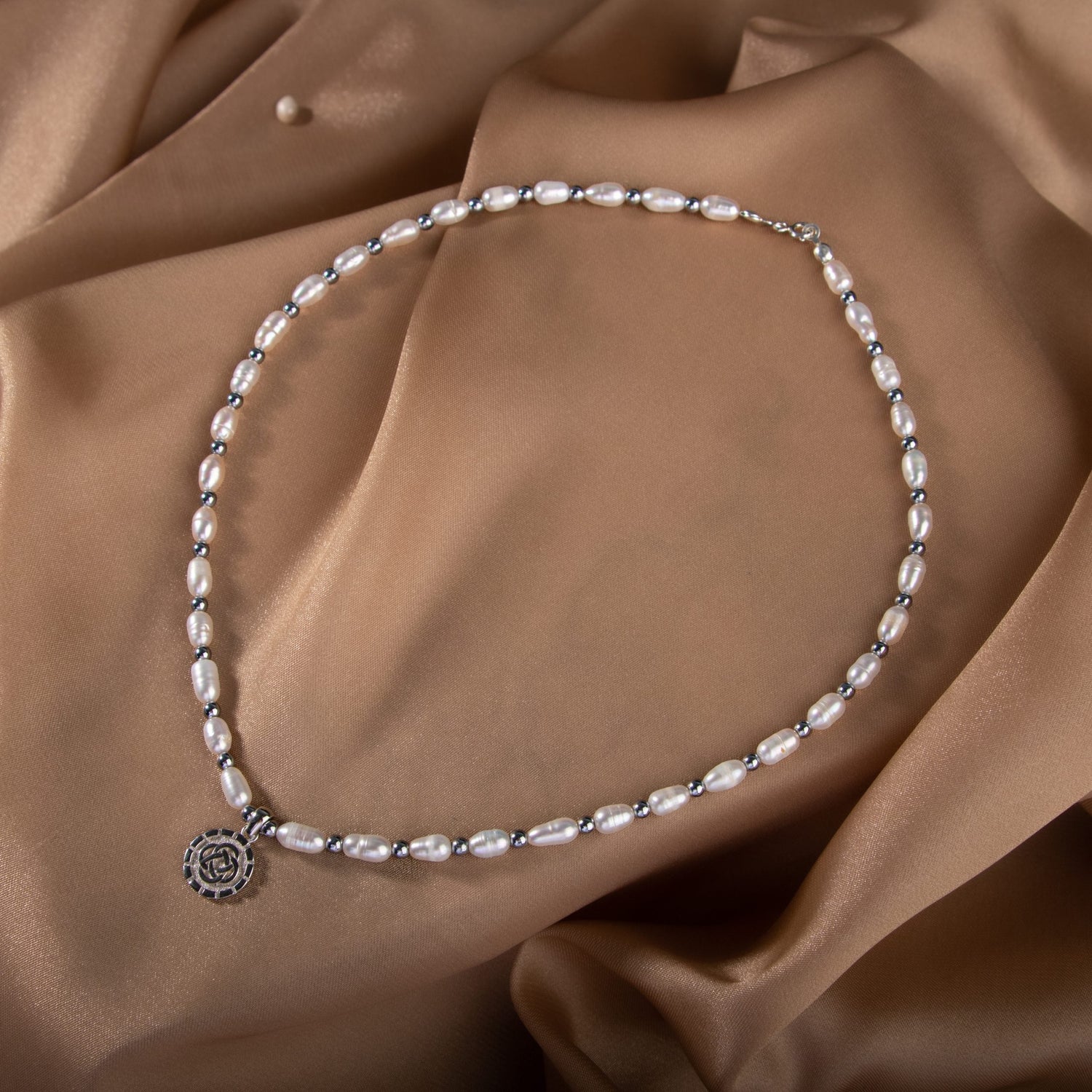 İnci-Hematit Doğal Taş Gümüş Kolye