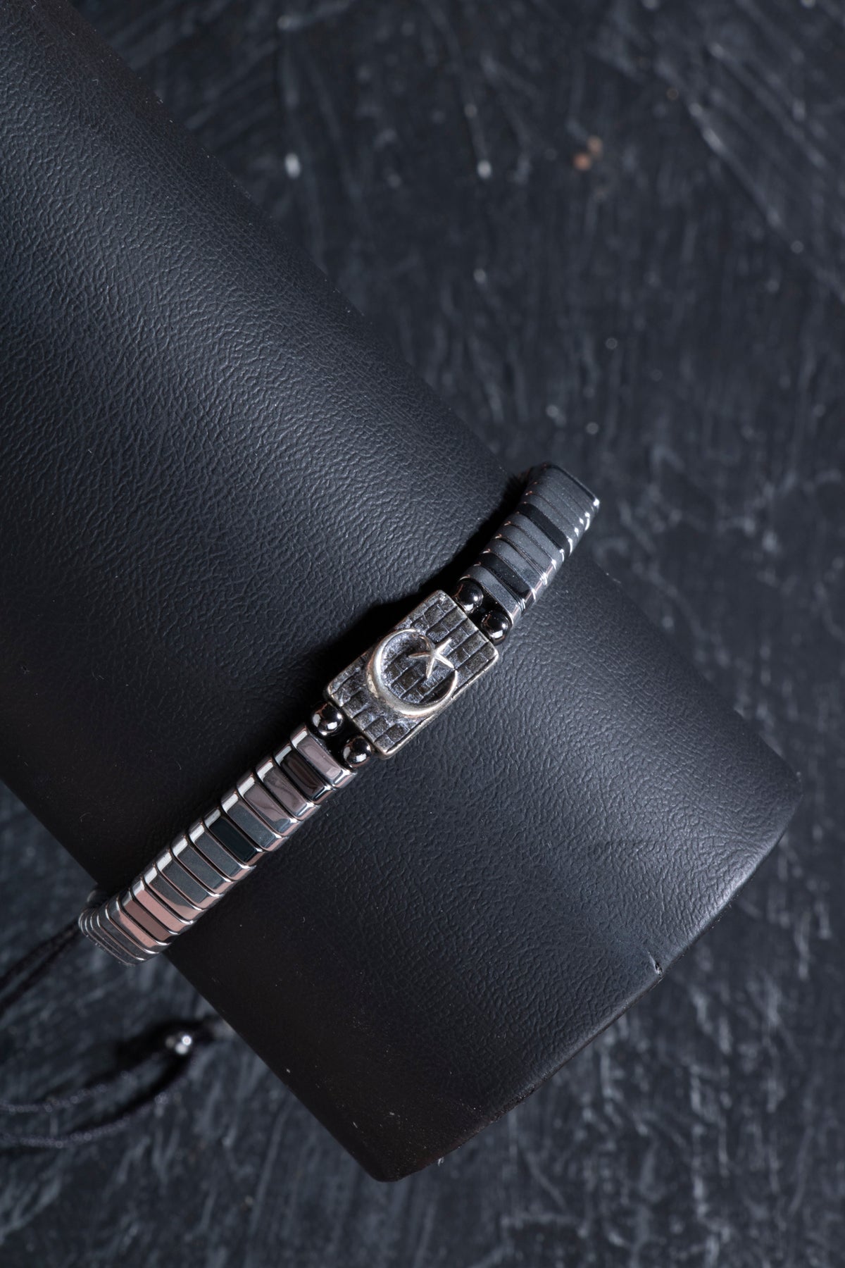 Sertifikalı Ay Yıldız Gümüş Aparatlı Hematit Doğal Taş Makrome Bileklik