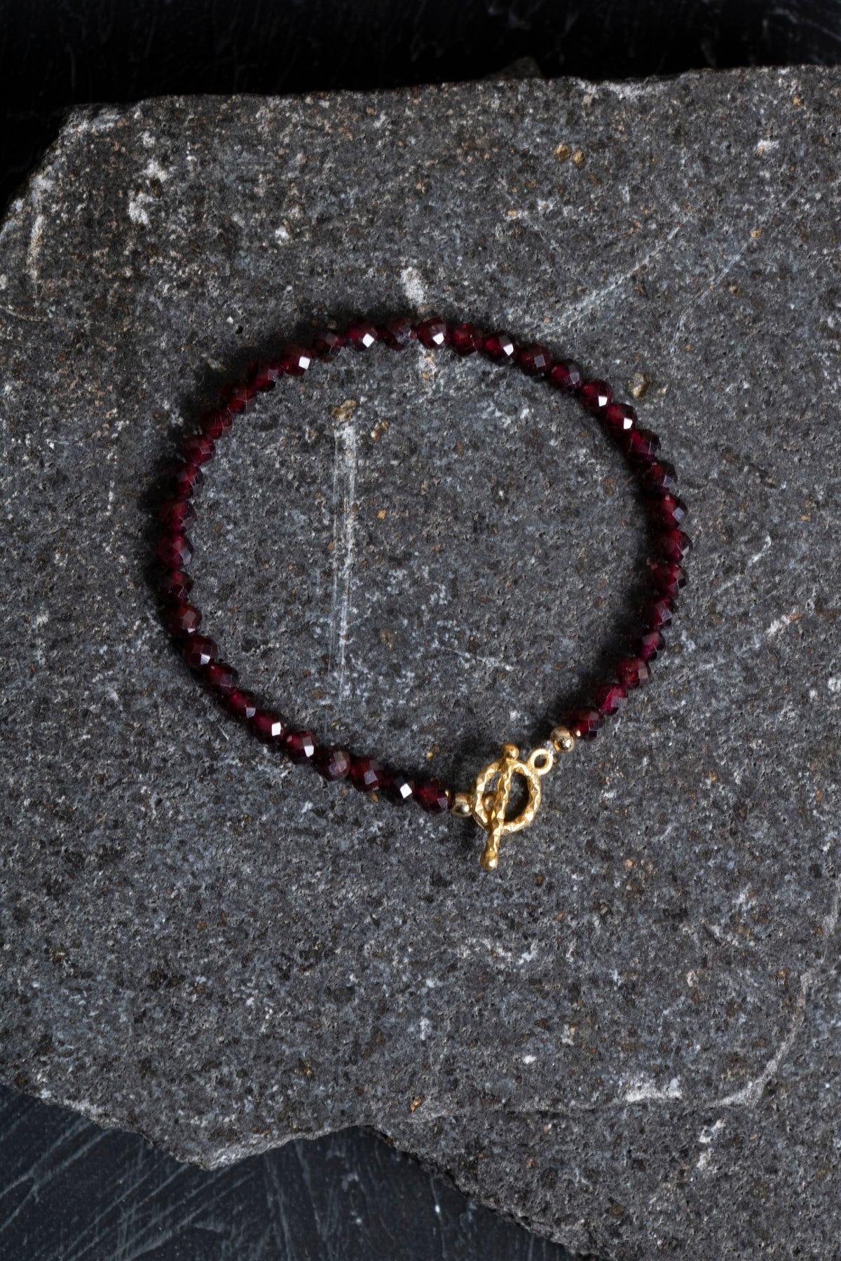 Sertifikalı Lal Granat Altın Kaplama Fasetli  Doğal Taş Bileklik