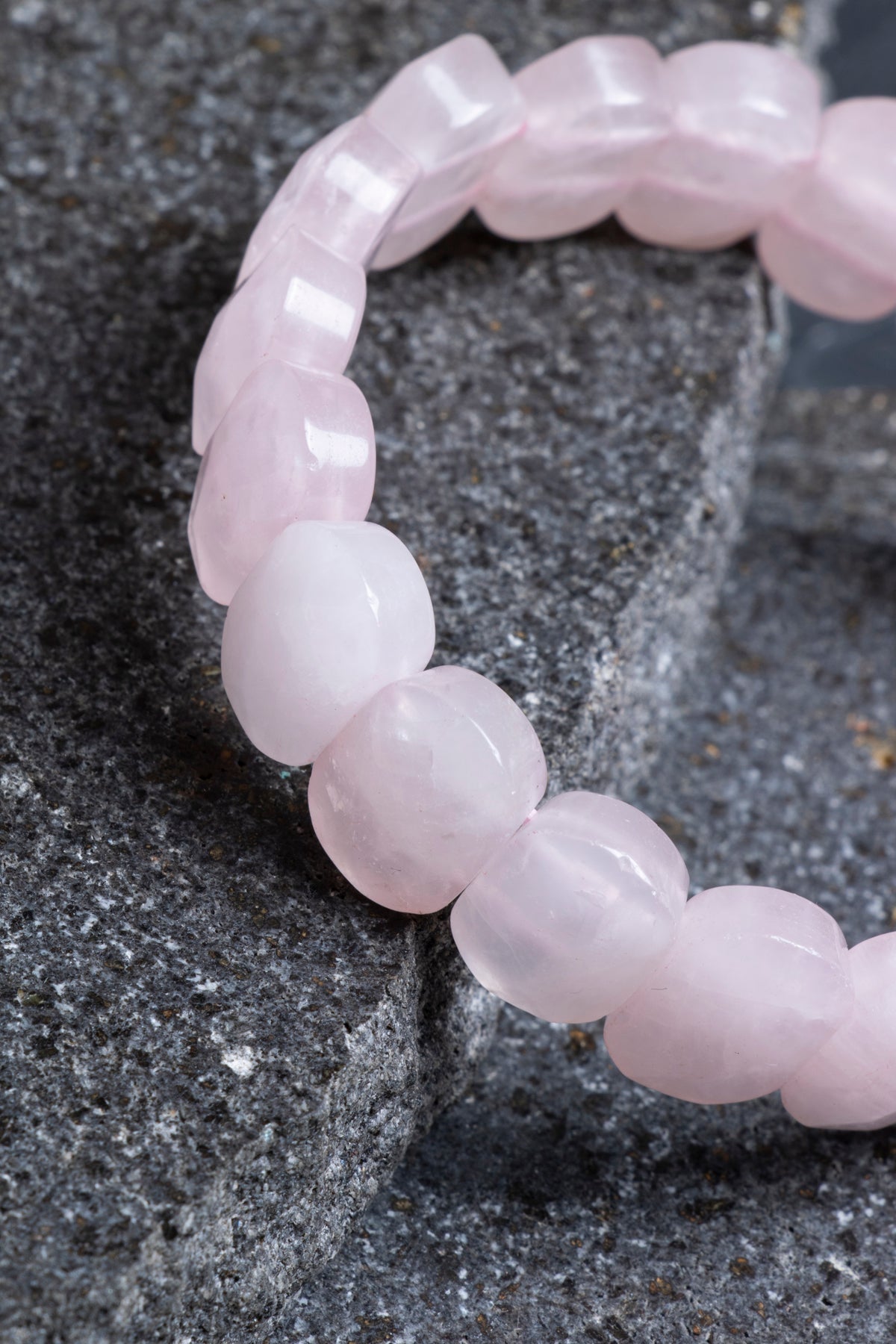 Sertifikalı Pembe Kuvars Geniş Kesim Doğal Taş Bileklik