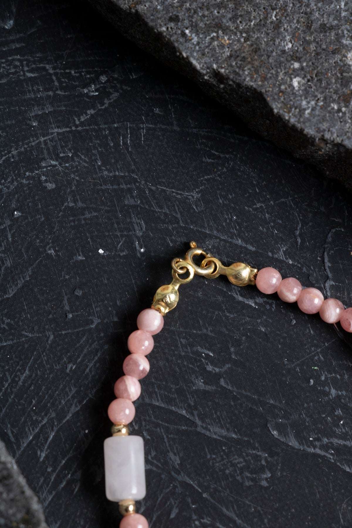 Sertifikalı Rodokrosit, Pembe Kuvars, Hematit Doğal Taş Bileklik 