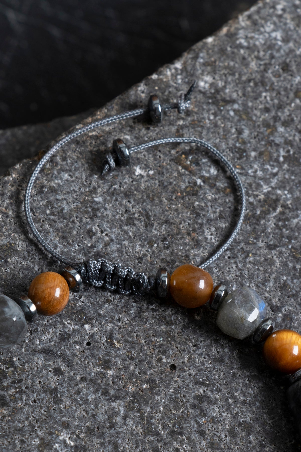 Sertifikalı Spektrolit, Kaplan Gözü, Labradorit, Hematit Gümüş Aparat Doğal Taş Makrome Bileklik